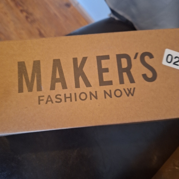 NWT Maker's clear and silver flat sandals size 10 - Picture 4 of 4